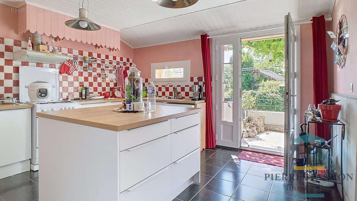 Maison à MONPRIMBLANC