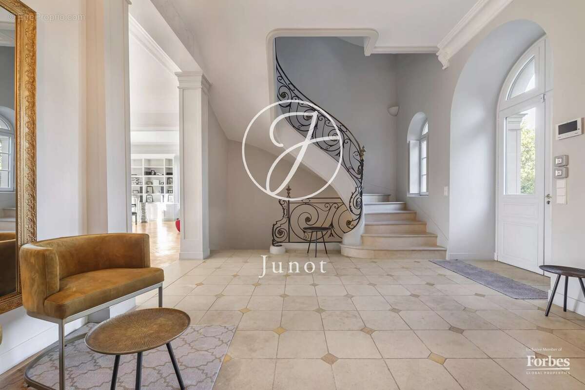 Maison à CROISSY-SUR-SEINE