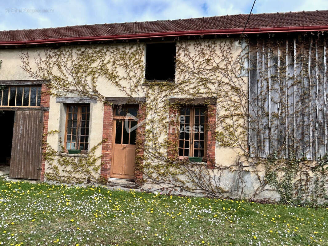 Maison à JOUY