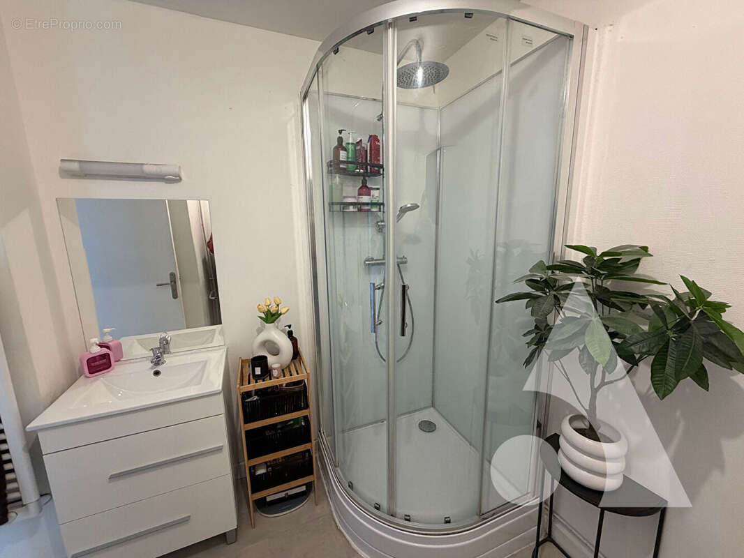 Appartement à SAINT-JULIEN-LES-VILLAS