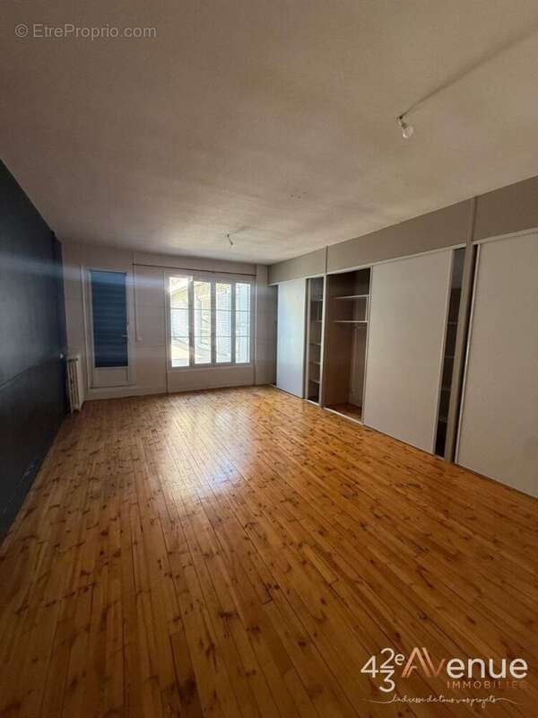 Appartement à SAINT-ETIENNE