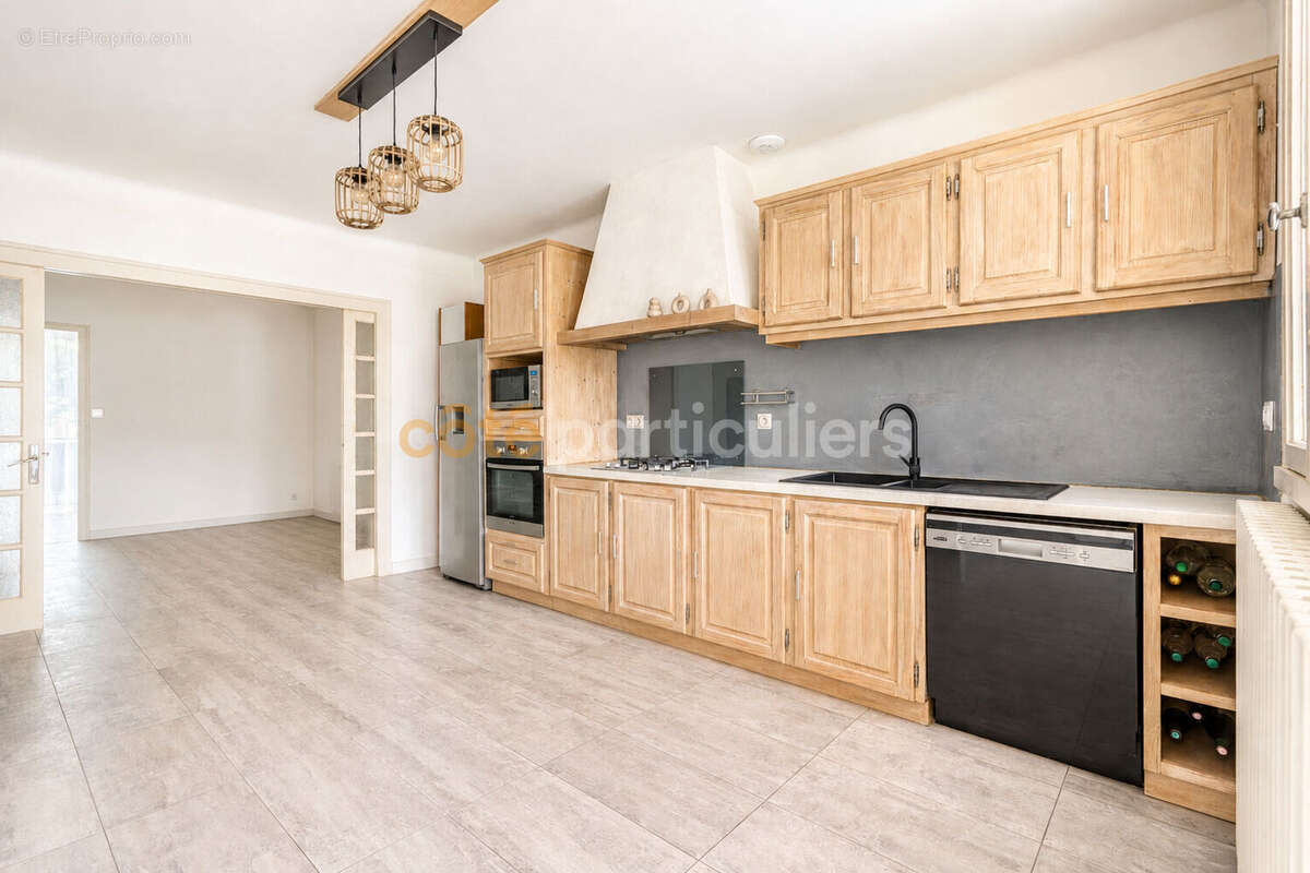 La roche sur yon -- maison 3 chambres --  90 m2  -- grand garage-- sous sol -- limite pentagone*--* - photo 8