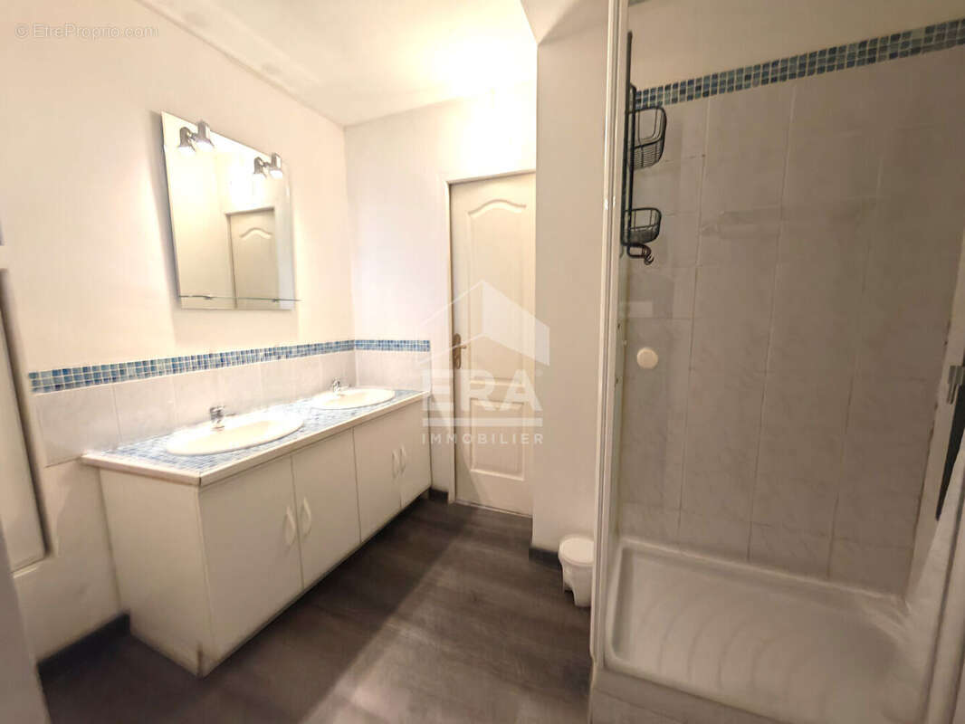 Appartement à MARSEILLE-5E