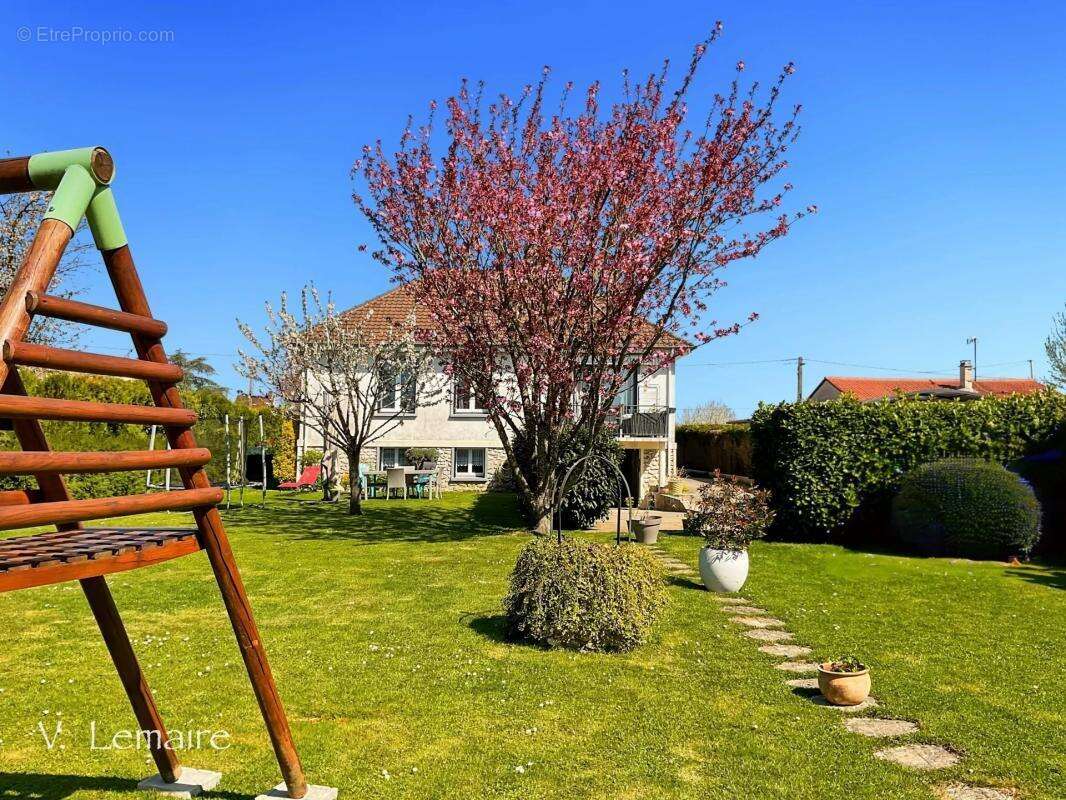 Maison à LA CHAPELLE-MOUTILS