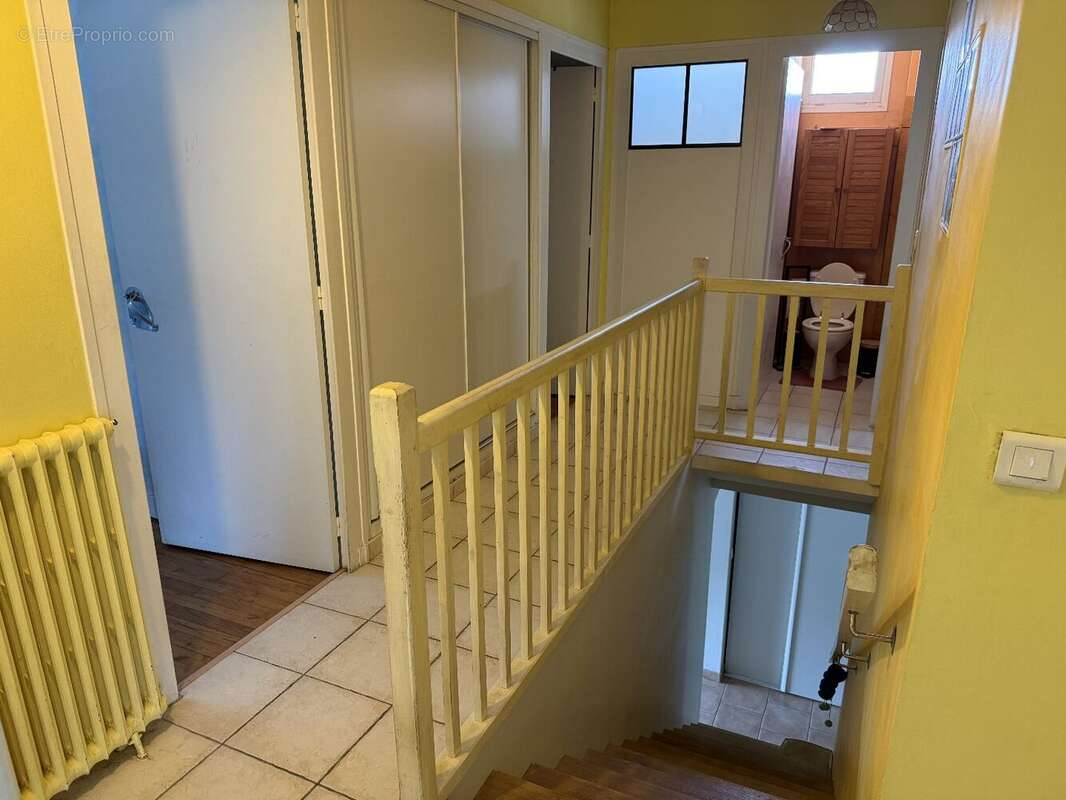 Maison familiale de 165 m² avec jardin, 5 chambres et revenus photovoltaïques  Le Gond-Pontouvre - photo 11