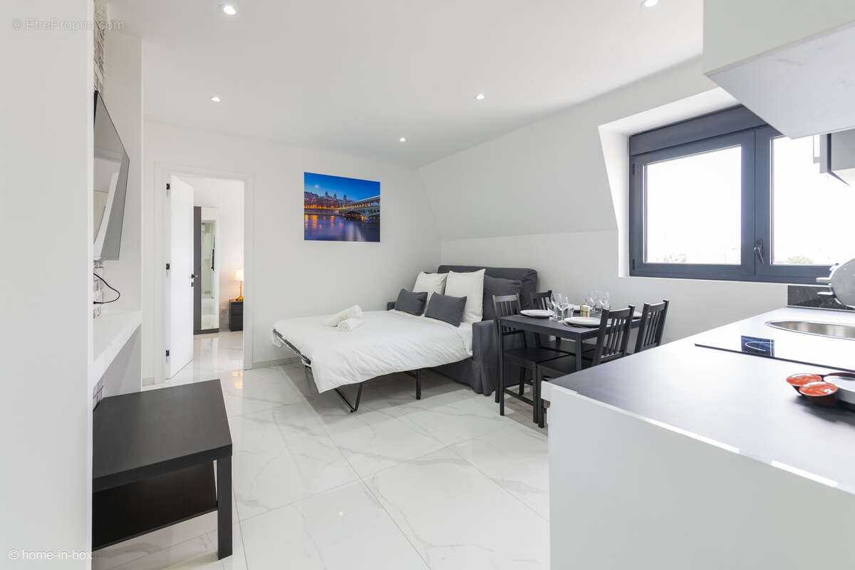 Appartement à PARAY-VIEILLE-POSTE