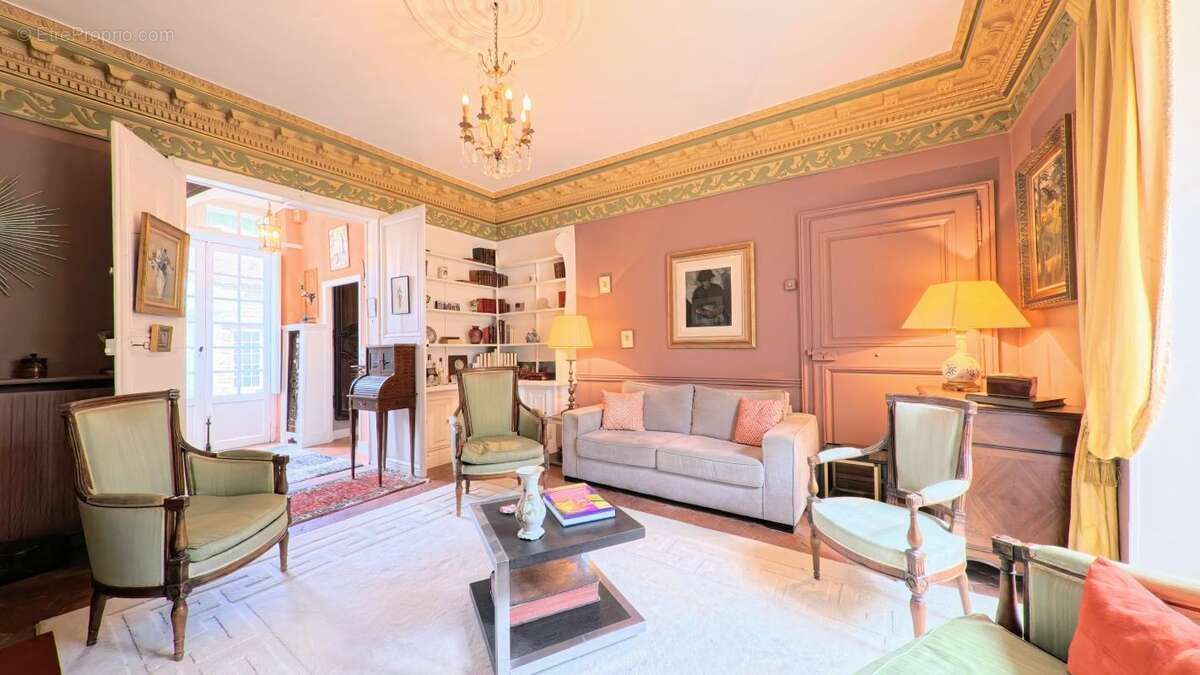 Maison à CHEVRY-COSSIGNY