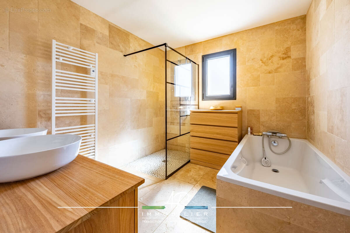 Maison à MIREBEAU-SUR-BEZE