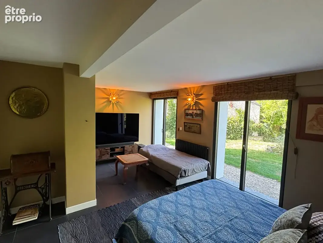 Charmante maison ancienne entièrement rénovée avec très beau jardin et dépendance  Montfort l 'Amaury / Méré  5 pièces 110 m2 - photo 8