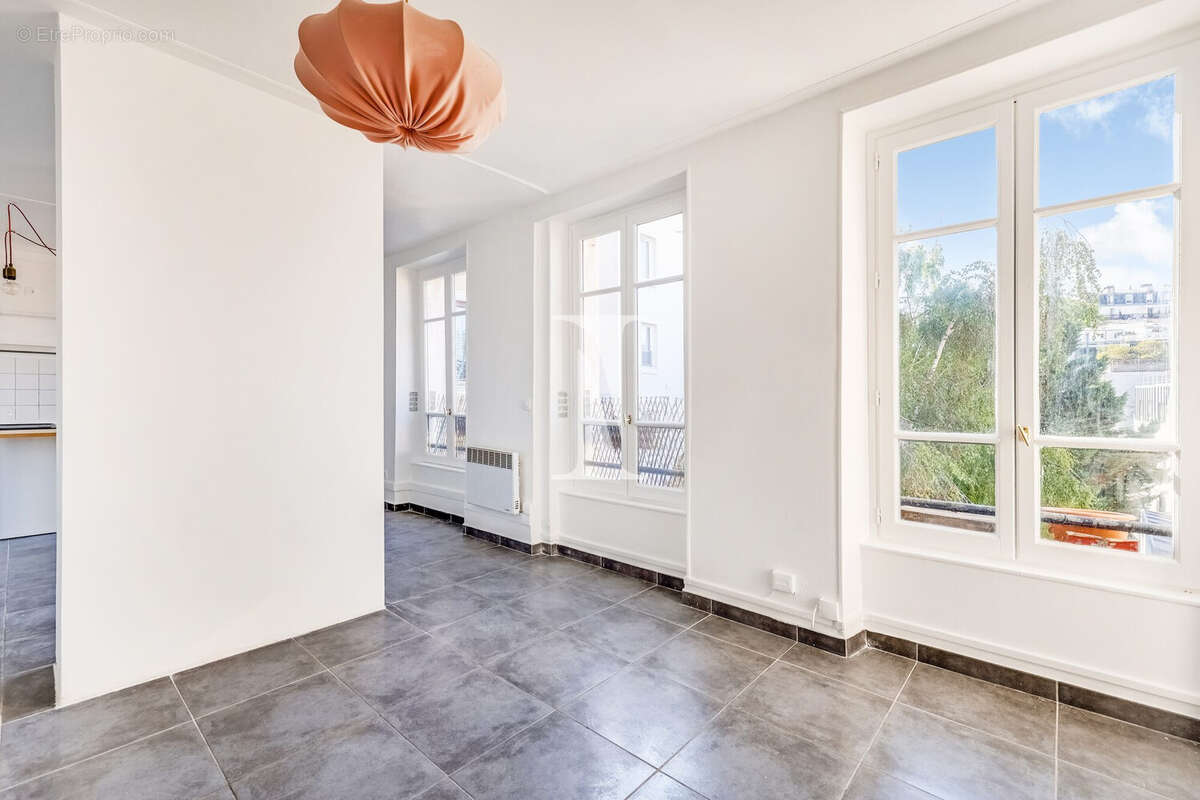 Appartement à PARIS-20E