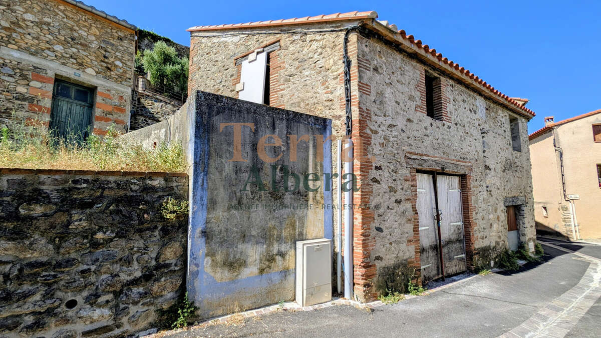 Maison à MONTESQUIEU-DES-ALBERES