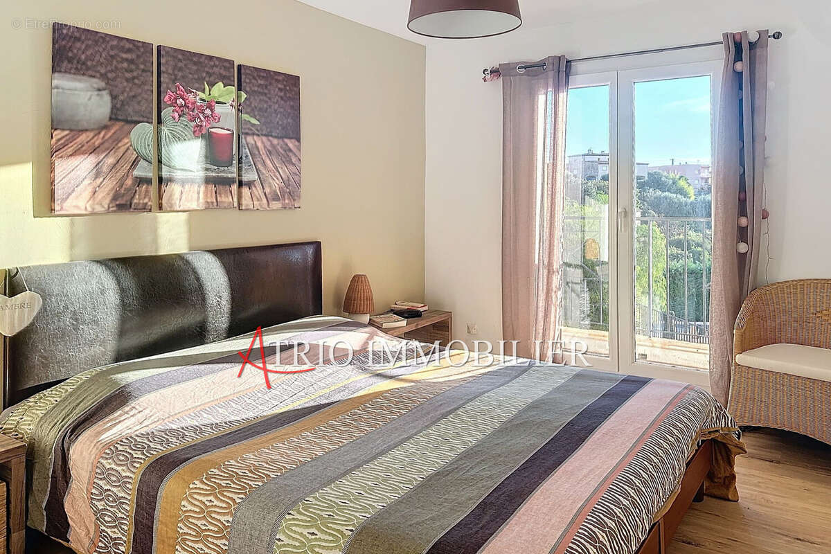 Maison à SAINT-LAURENT-DU-VAR