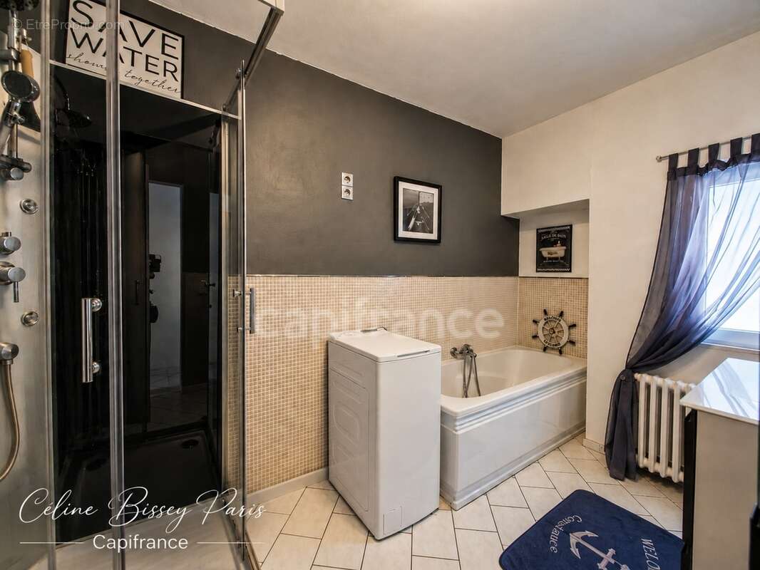 Maison à vendre 6 pièces 140 M2 VILLENEUVE LA GUYARD (89), BEAU VOLUME, cour et jardin 1200M2 - photo 9