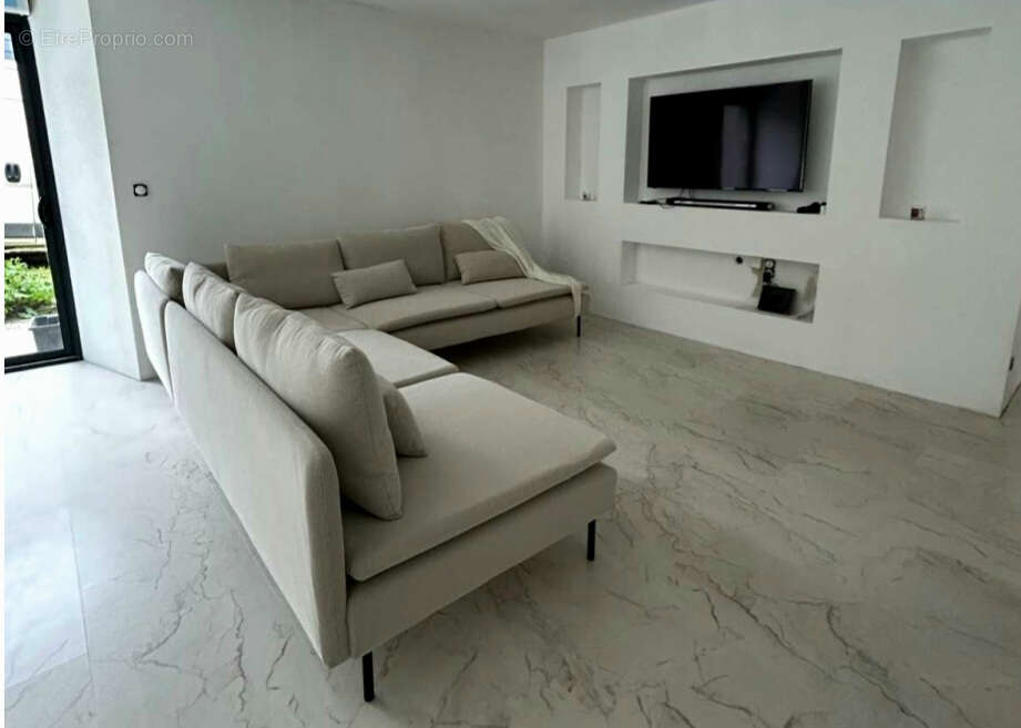 Maison à BAZOUGES-LA-PEROUSE