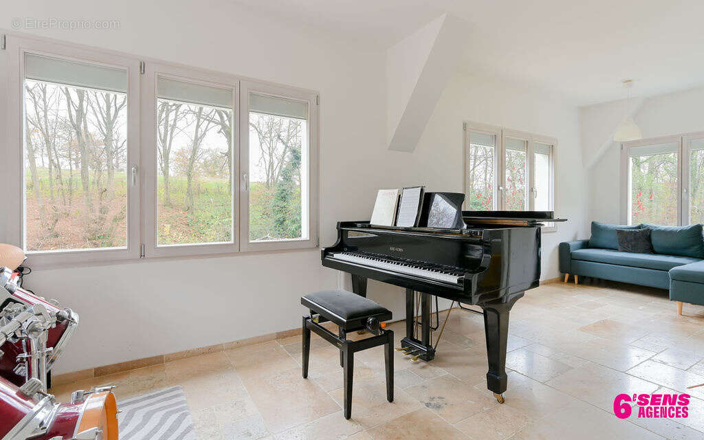 Maison à FRANCHEVILLE