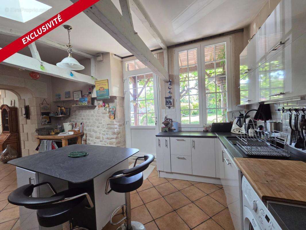 Maison 173 m² avec studio indépendant, piscine et 2 garages - Essouvert 17400 - photo 2