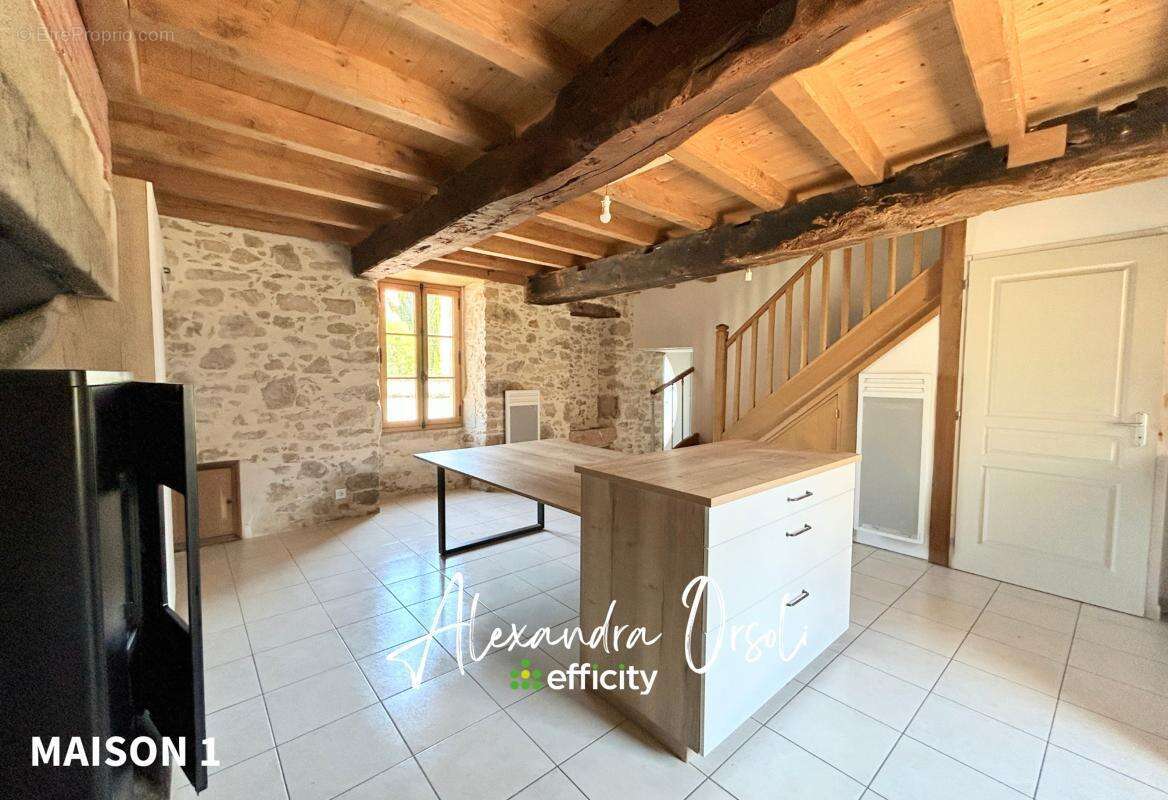 Maison à BEAULIEU-SOUS-LA-ROCHE