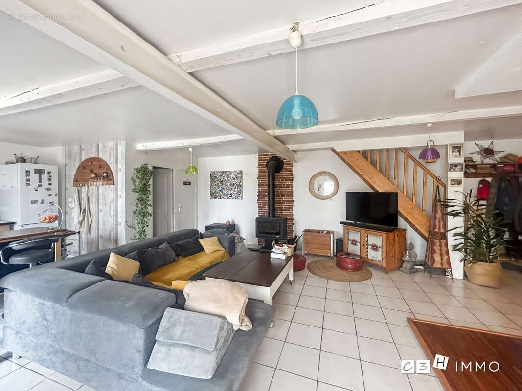 Maison à LAVERNOSE-LACASSE