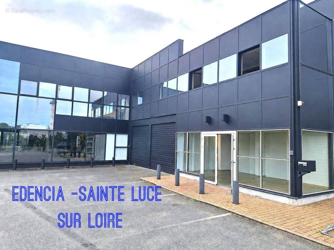 Commerce à SAINTE-LUCE-SUR-LOIRE