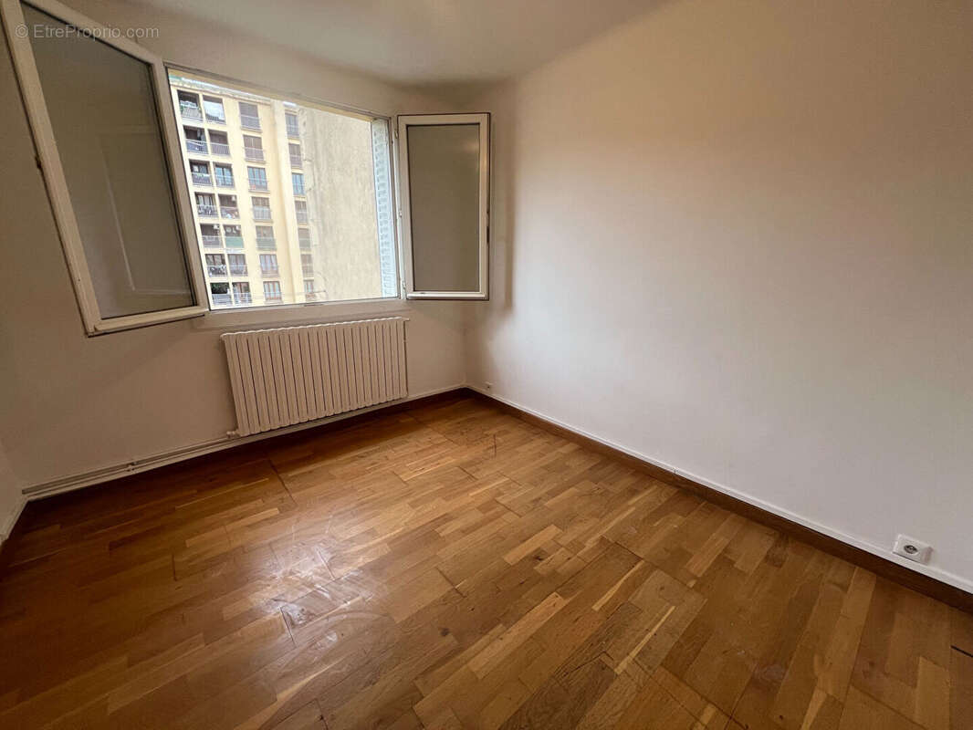 Appartement à MARSEILLE-2E