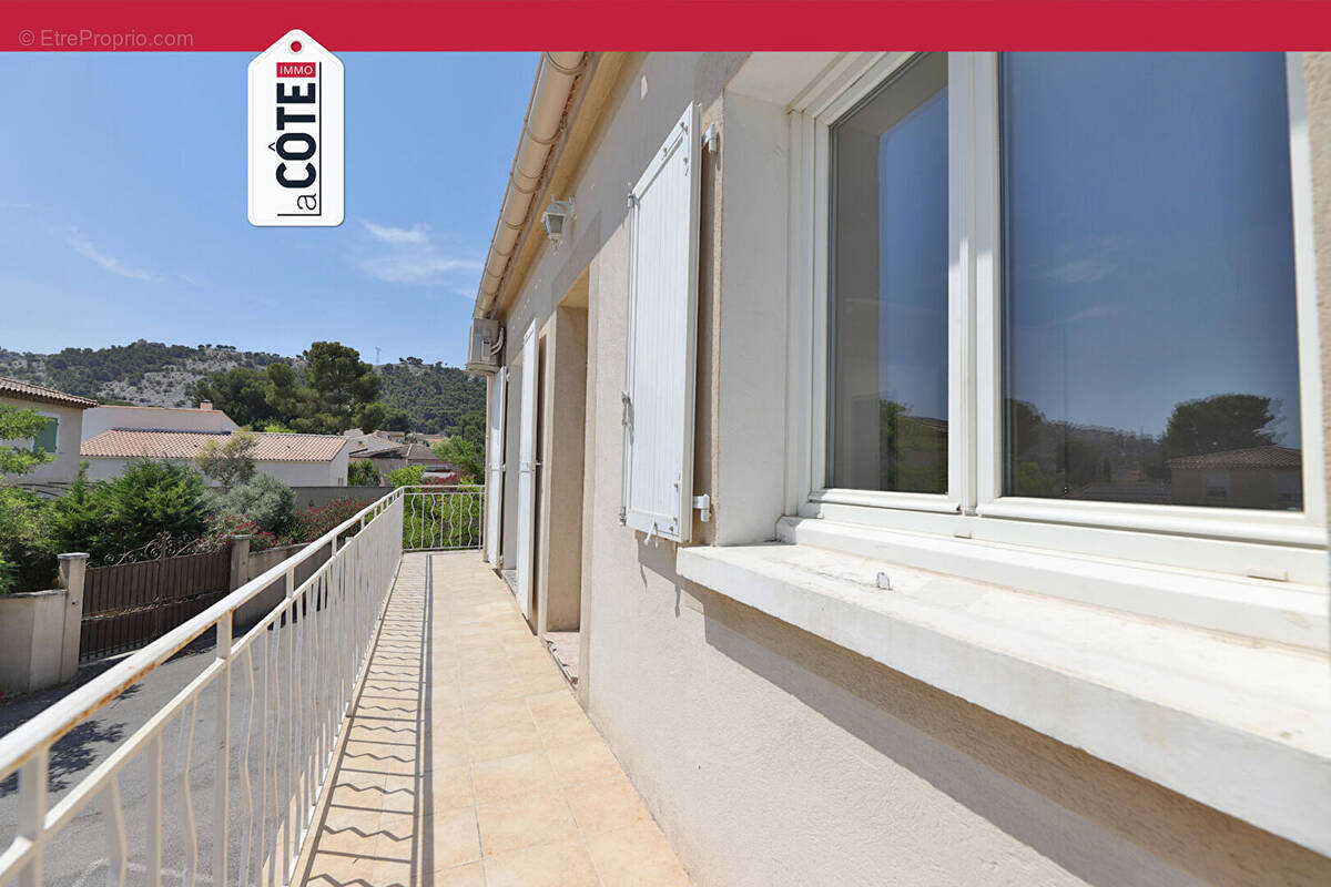 Appartement à CHATEAUNEUF-LES-MARTIGUES