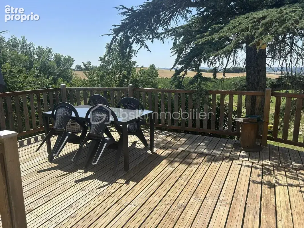 Magnifique propriete en pierres - vue - calme - gites - dependances - source - etang - photo 24