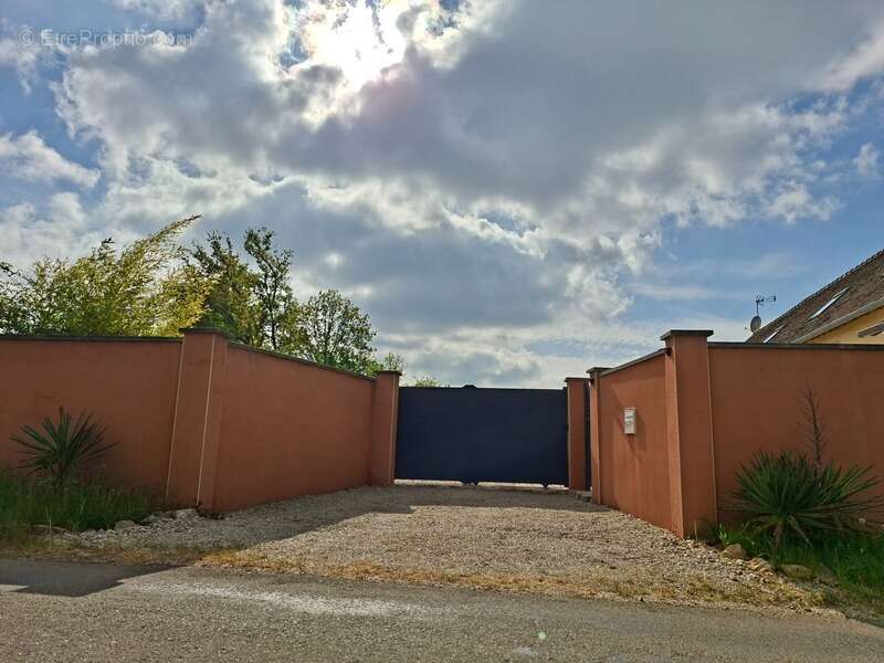 Maison à SAINT-LEONARD-DES-BOIS