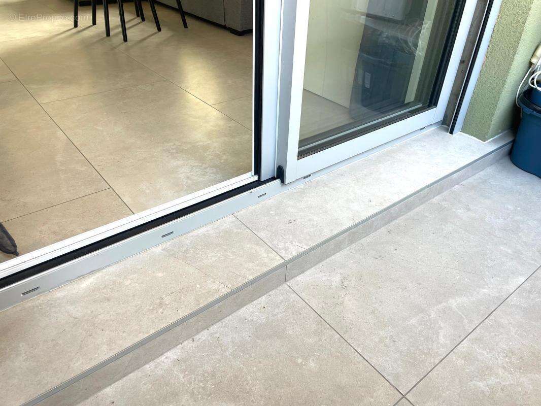 Nice centre / grand studio/ F1 / neuf/ équipé / balcon / cave - photo 8