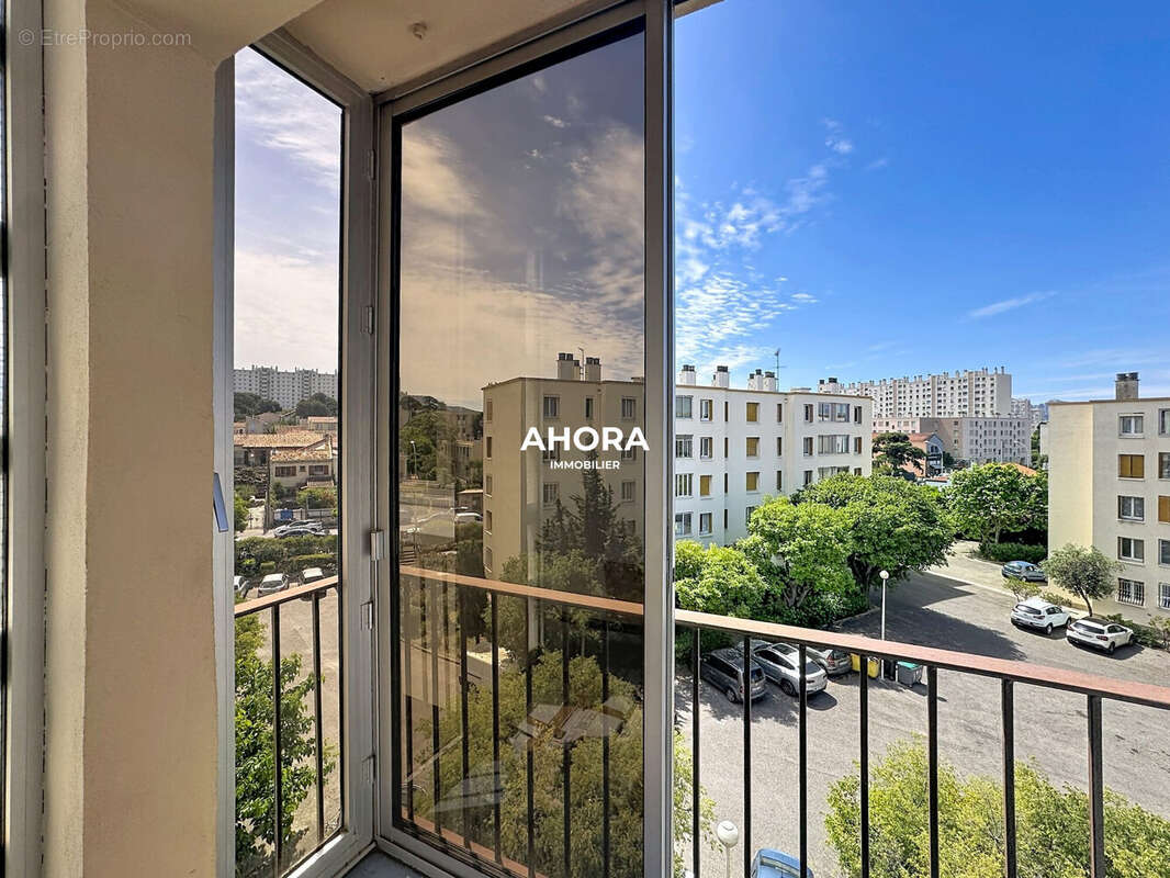Appartement 59 m² à Marseille-9e  - photo 4
