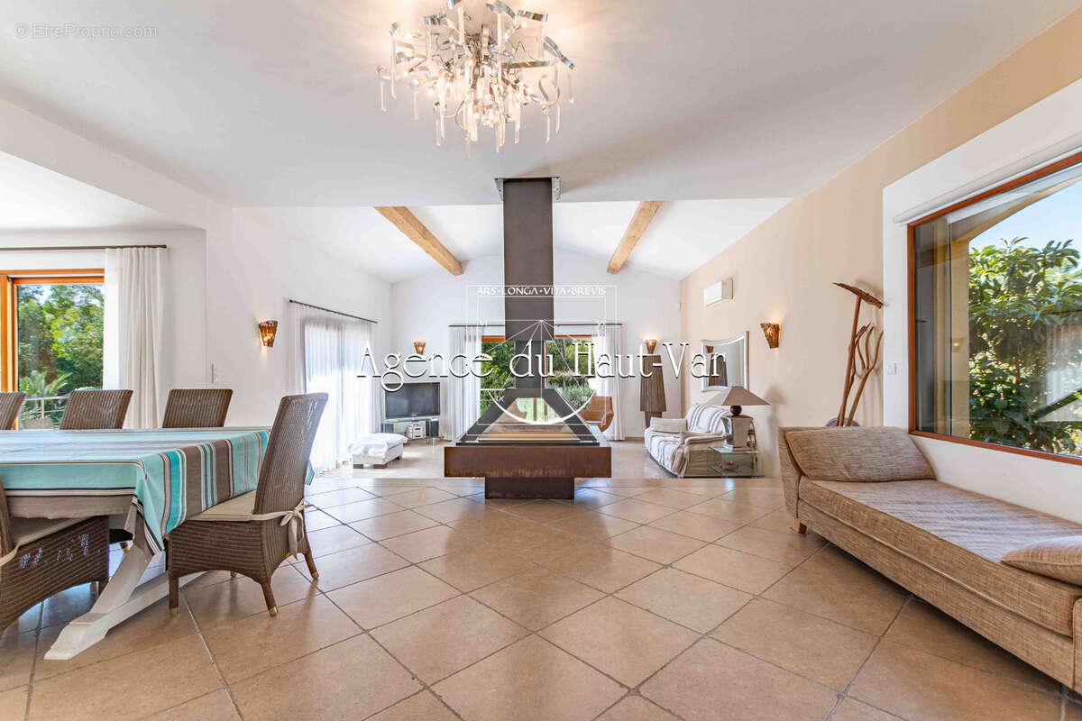 Maison à SEILLANS