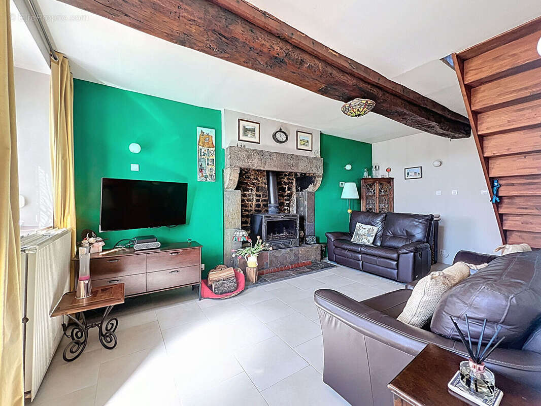 Maison à JUVIGNY-LE-TERTRE