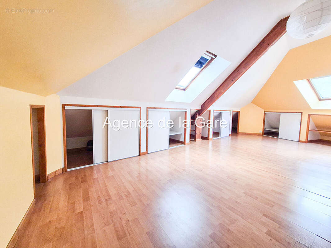 Appartement à HOUILLES