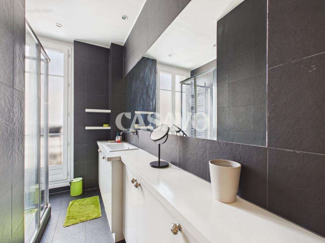 Appartement à PARIS-14E