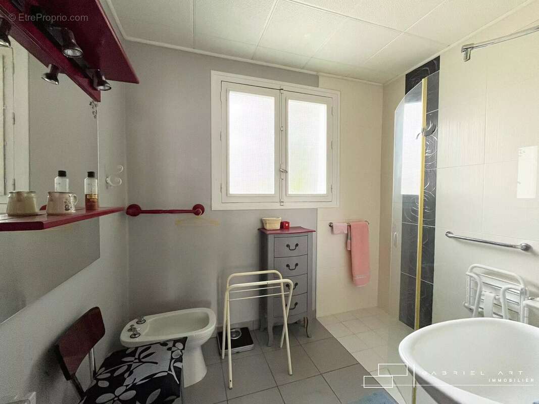 Maison à CASTERA-VERDUZAN