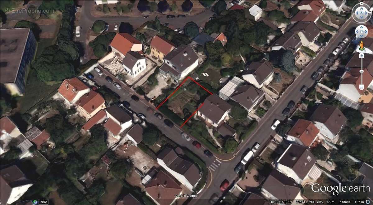 Terrain à GARGES-LES-GONESSE