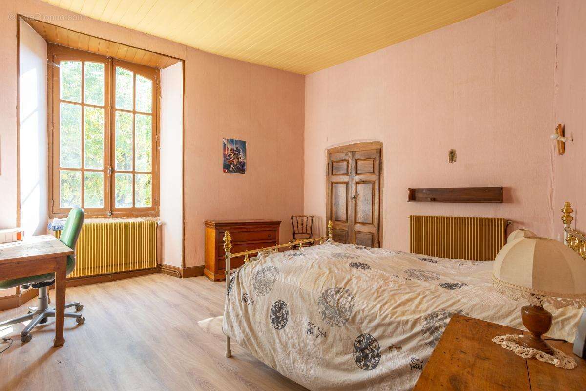 Maison à MARCILLAC-VALLON