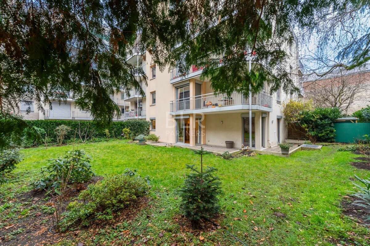 Appartement à PARIS-20E
