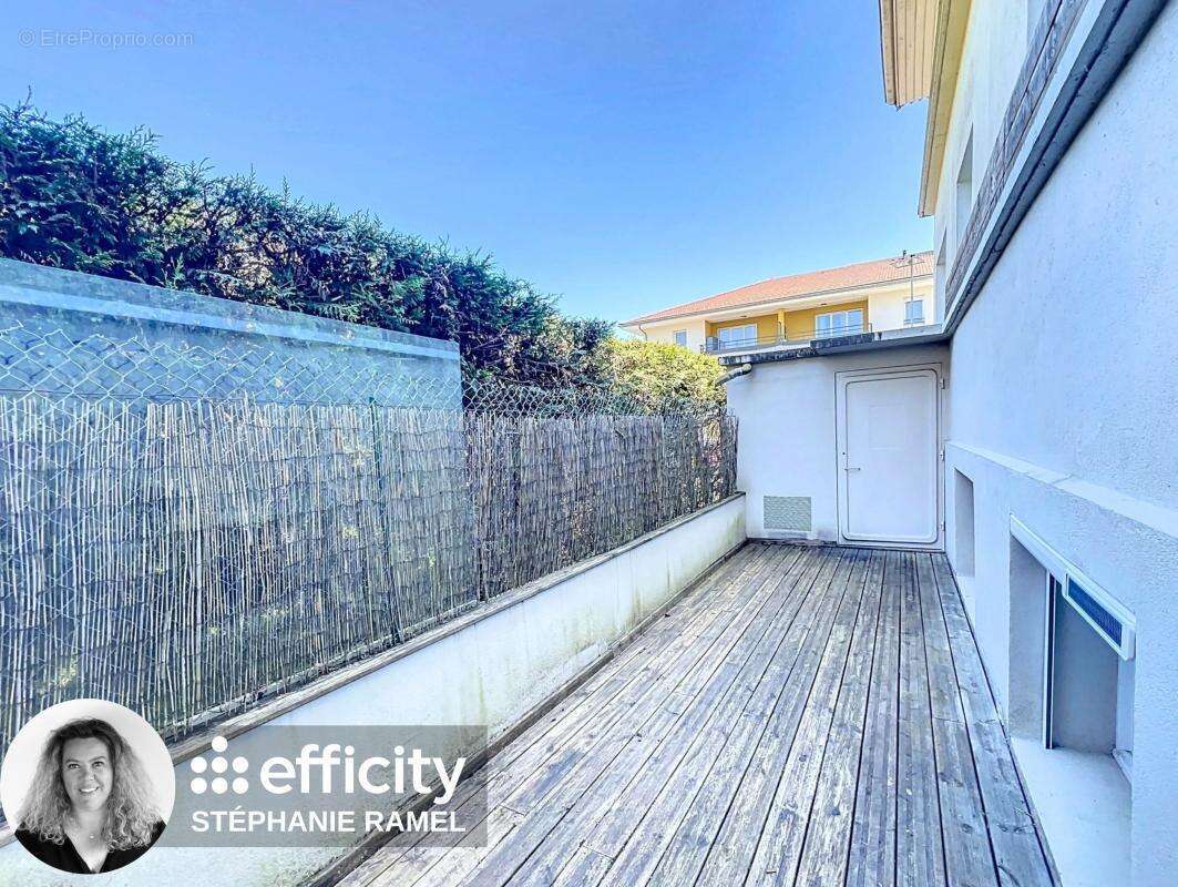 Commerce à SCIONZIER