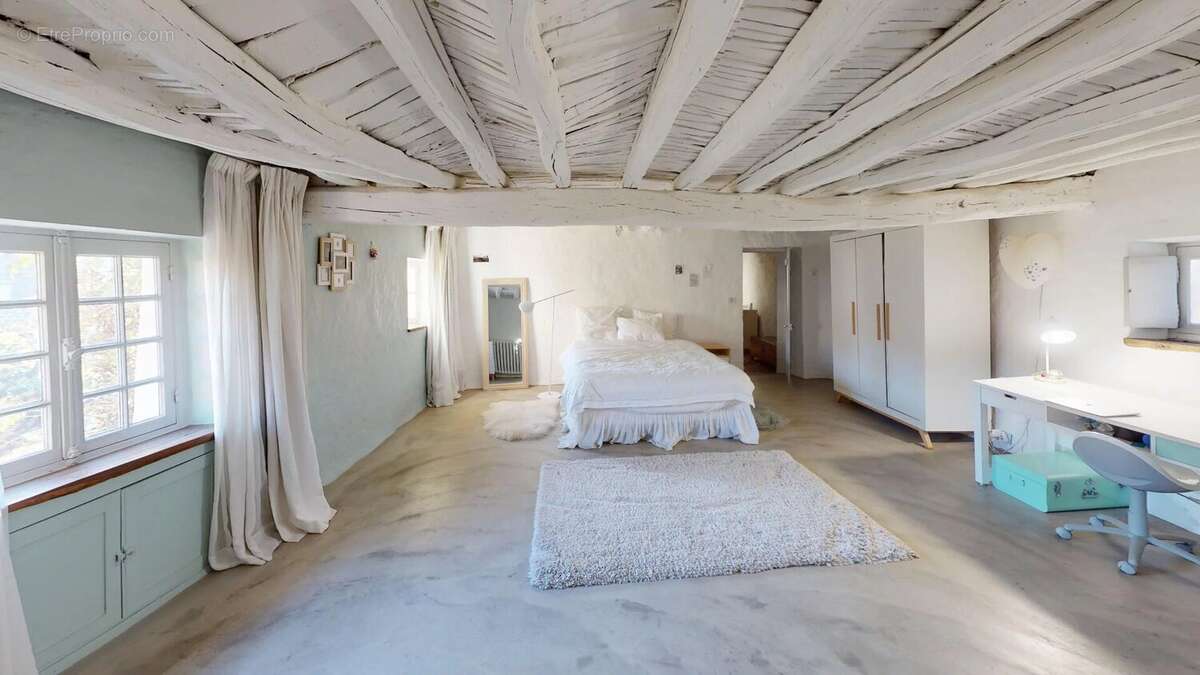 Maison à SAINT-NOM-LA-BRETECHE