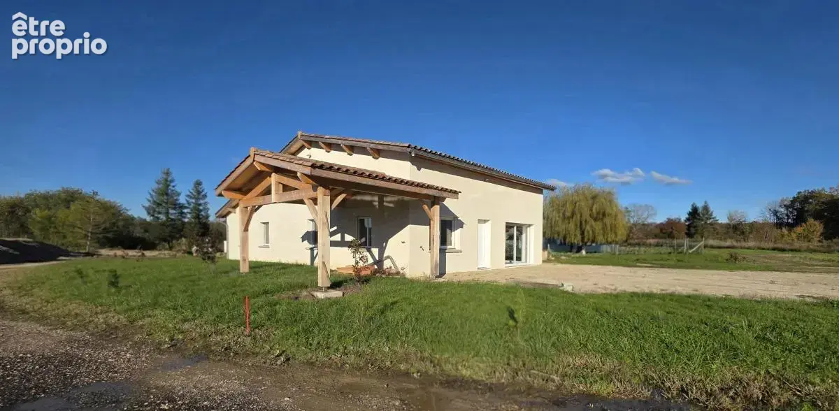 Maison 215 m² à Saint-Nizier-Le-Desert  - photo 2