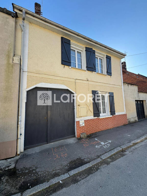 Maison à ETOUY