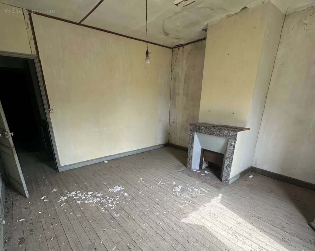 Maison à NEGREPELISSE