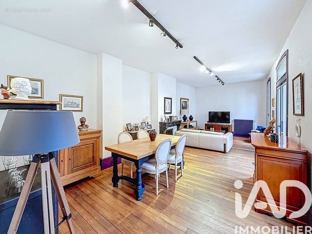 Photo 1 - Maison à MONTEREAU-FAULT-YONNE