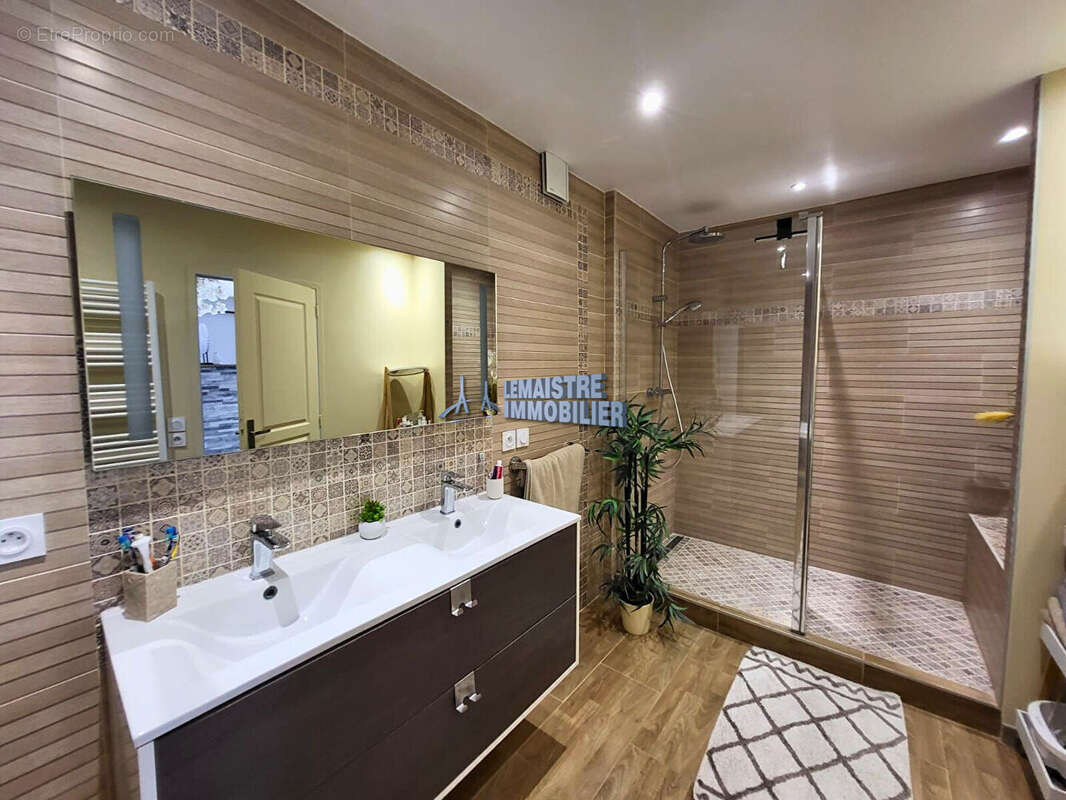 Maison à FONTAINE-LA-MALLET