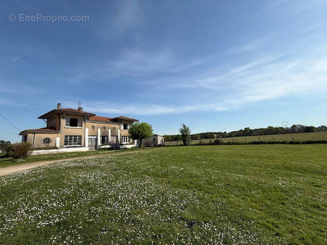 Maison à LA GENETOUZE