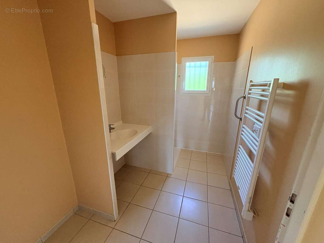 Maison 90 m² à Saint-Donat-Sur-L'herbasse  - photo 6