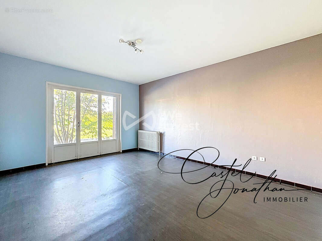 Maison à CLONAS-SUR-VAREZE