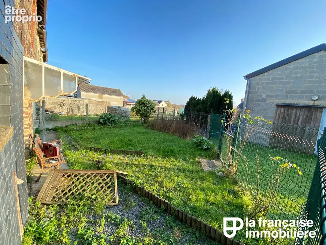 A VENDRE - MAXENT - Ensemble de deux maisons en centre bourg à rénover - photo 2