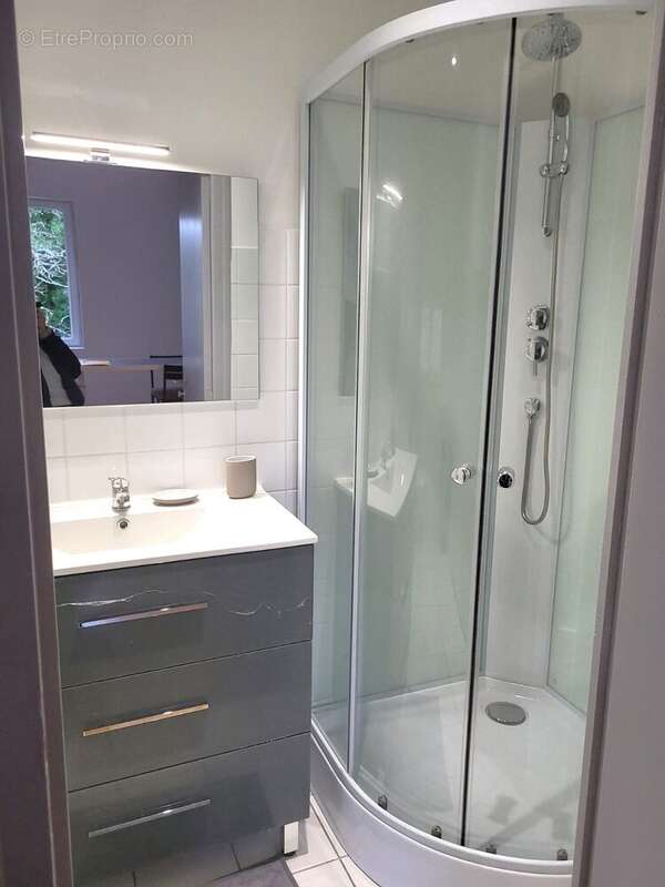 Immeuble à vendre | Aire sur l&#039;Adour | Salle d&#039;eau studio - Appartement à AIRE-SUR-L&#039;ADOUR