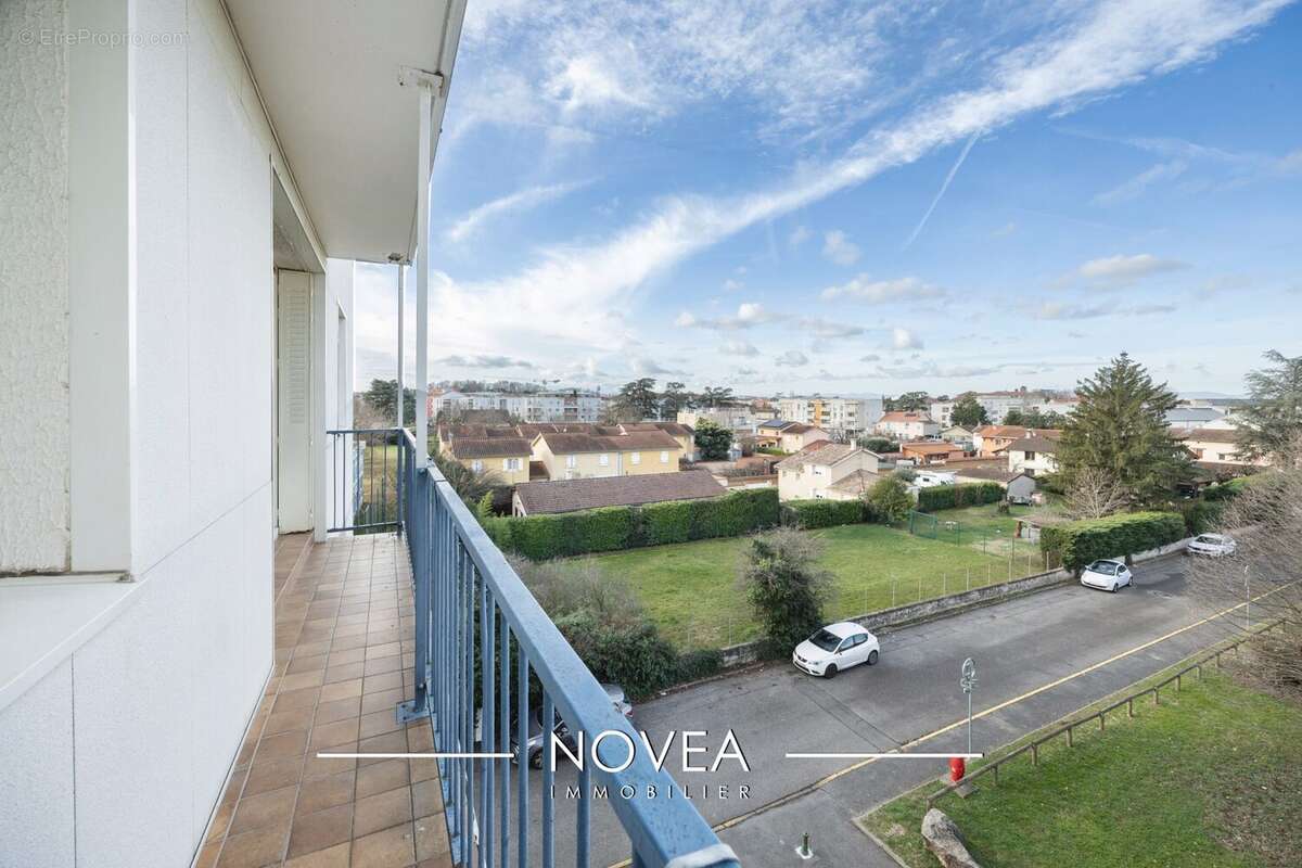 Appartement à MEYZIEU